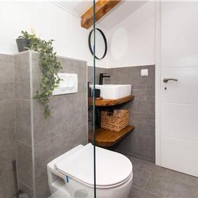 2 bedroom villa with pool near Skradin, sleeps 5